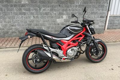 Suzuki SFV 650 Gladius