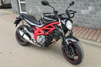 Suzuki SFV 650 Gladius