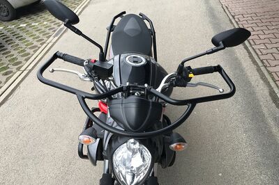 Suzuki SFV 650 Gladius